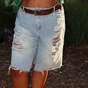 Fashion Nova distressed‎ jorts